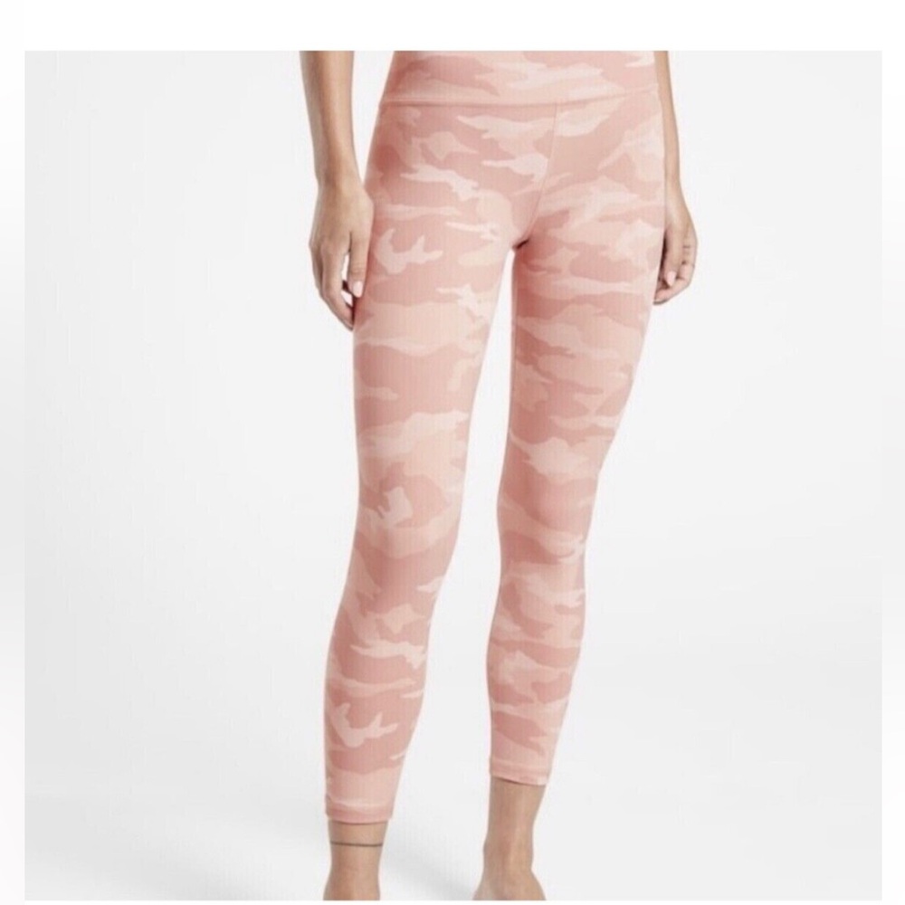 NWOT Athleta $89 Pink Elation 7/8 Camo Leggings